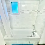 T2 Paisible Et Confort - Centre 아파트 *